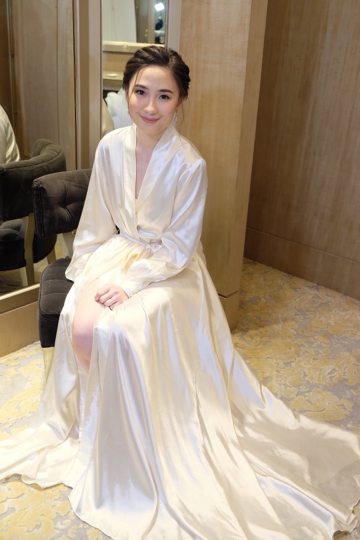 La Bianca Dressing Robe ( full silk local)